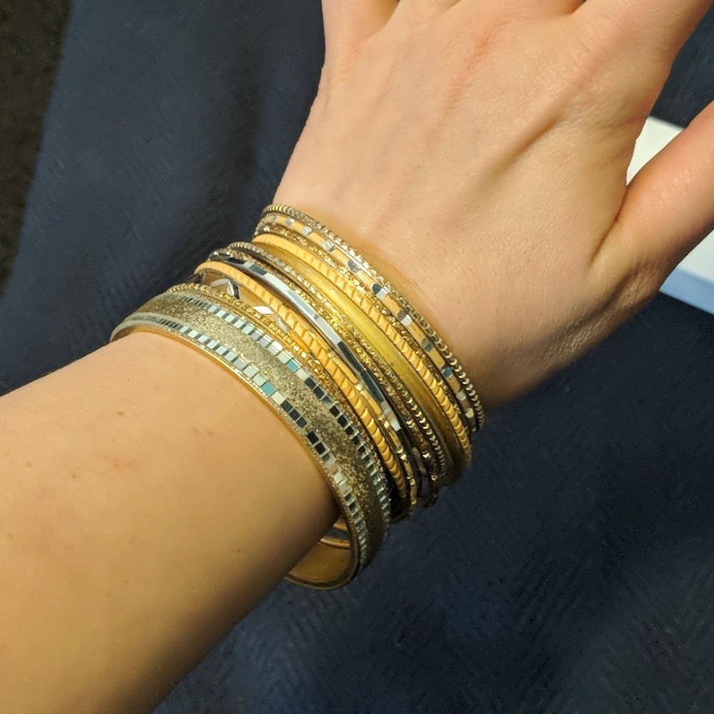 ✨ 5 for $25 ✨ golden bracelet / bangle set - Picture 2 of 5